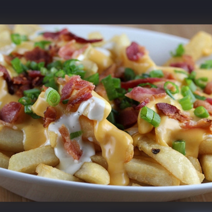 batata frita,mussarela,bacon e cheiro verde de 500gramas