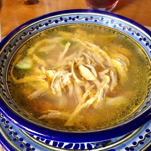 Caldo de Pollo