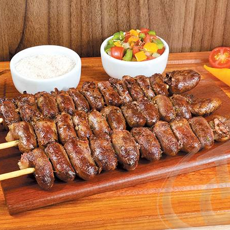 Delicioso Espeto de Coração de Frango, super temperado, ótima opcão de espeto no seu churrasco!