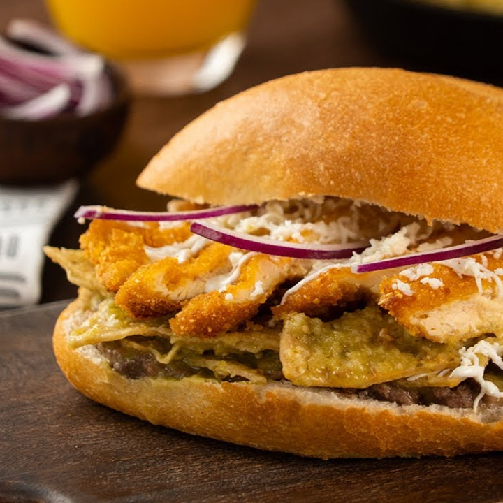 Chilaquiles Chicken🍔