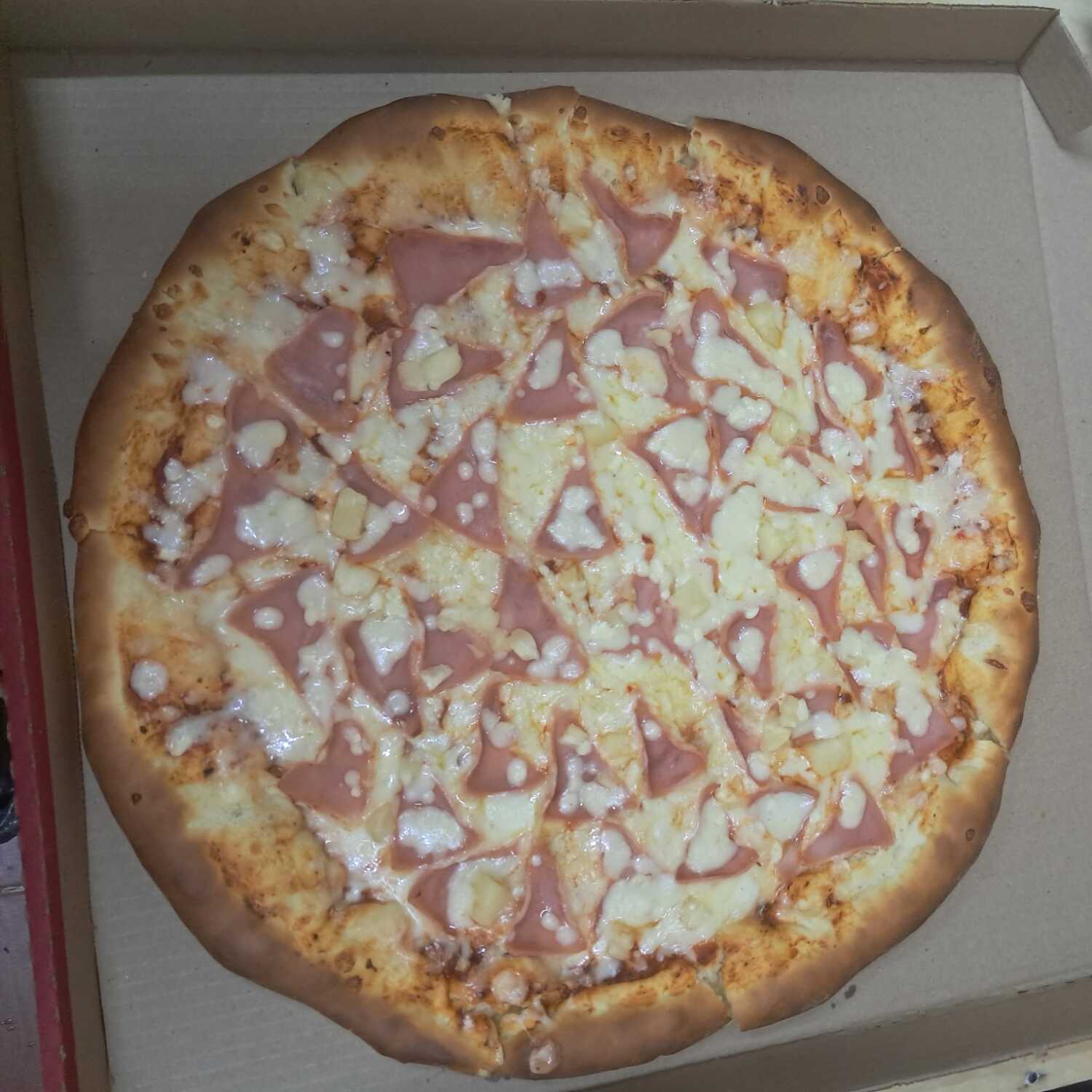 PIZZA CON ORILLA DE QUESO