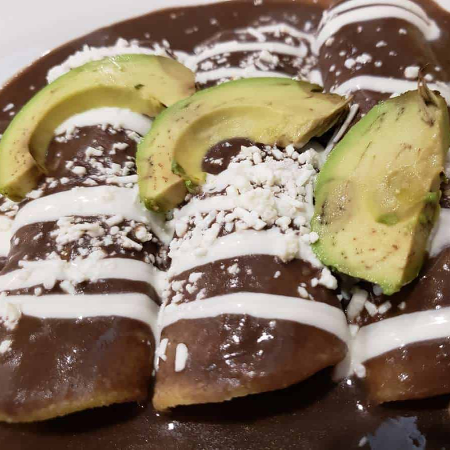 Enfrijoladas (Huevo)
