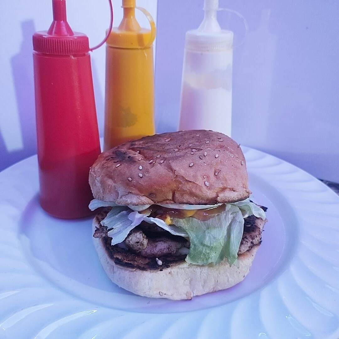 Hamburguesa de Pechuga con Papas