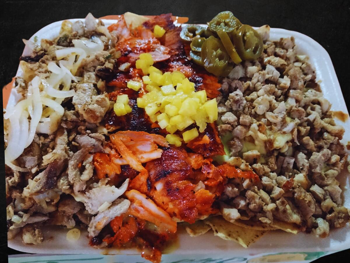 Lornic tacos y especialidades 2