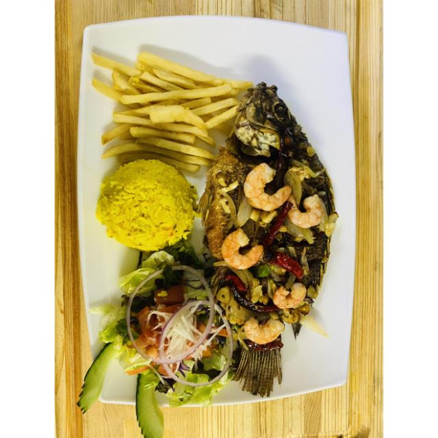 MOJARRONA CON CAMARONES AL AJILLO