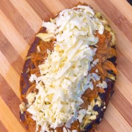 Plátano con Queso + Carne Mechada