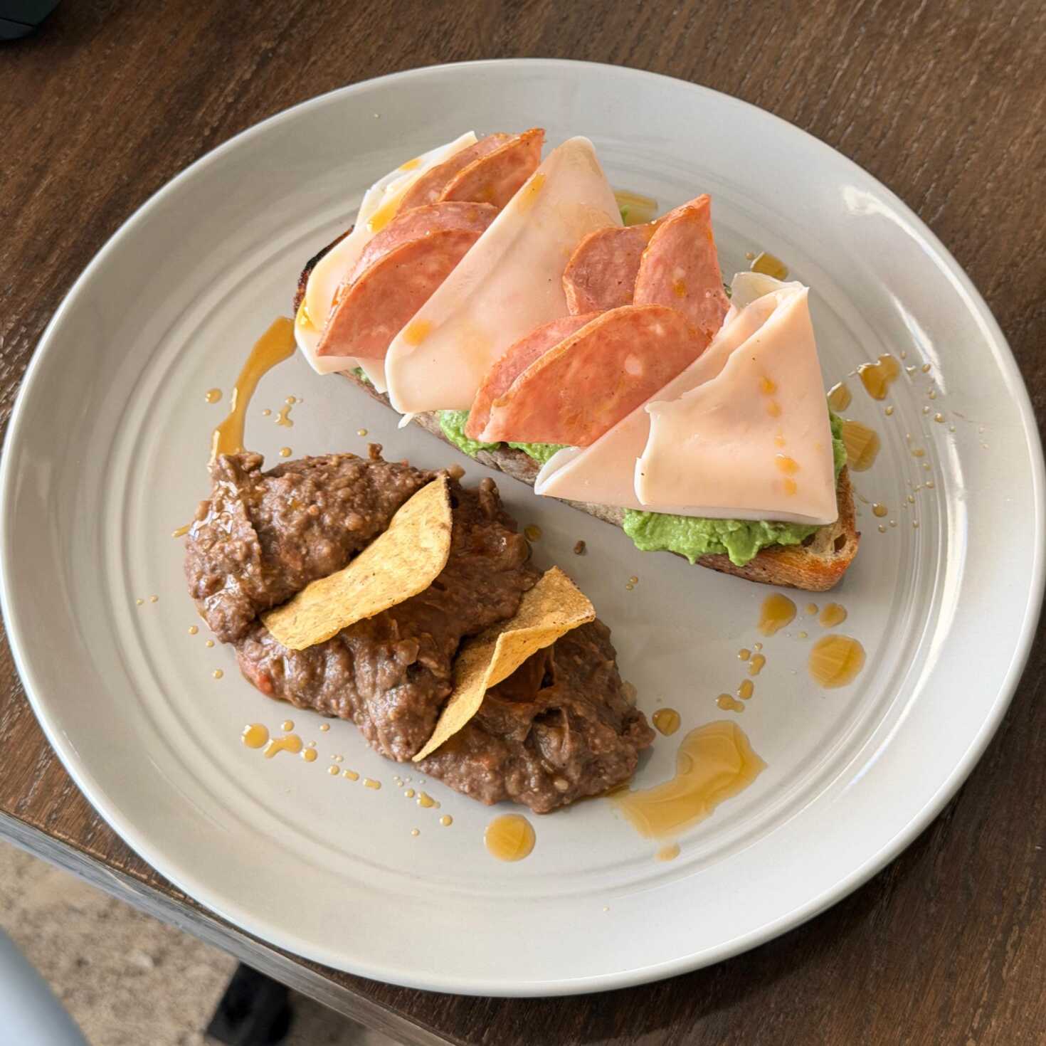 Toast de Carnes Frías