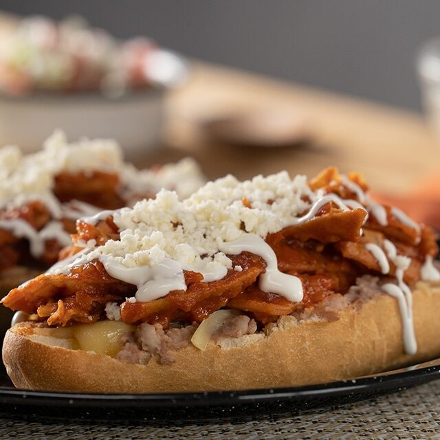 Molletes MR Lunch (con Chilaquiles)