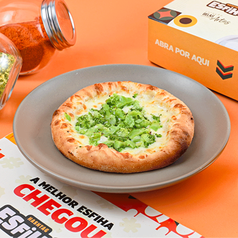 Recheio fresco e saboroso de brócolis, combinado com temperos especiais, envolto em uma massa leve e crocante. Uma opção deliciosa e cheia de sabor, ideal para quem busca algo leve e saudável. Peça agora e experimente essa delícia cheia de frescor!