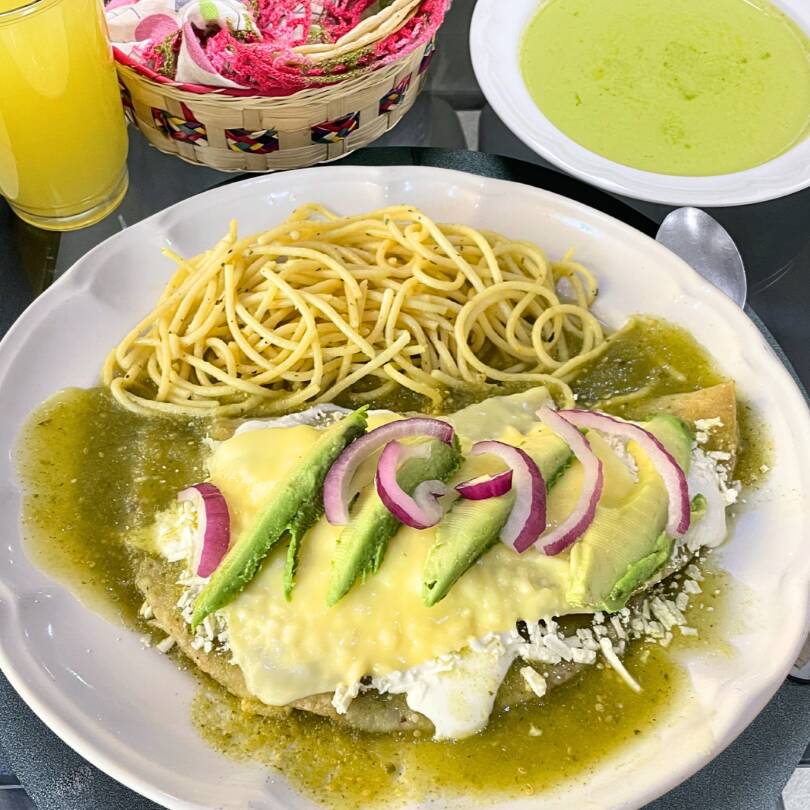 Las Gueritas Enchiladas Suizas de Pollo 2pz