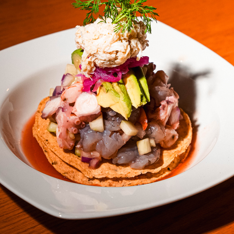 Tostada de Camarón Cocido o Pulpo