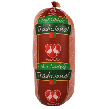 Com textura macia e sabor característico, a mortadela tradicional é perfeita para sanduíches e aperitivos. Um clássico das padarias brasileiras.