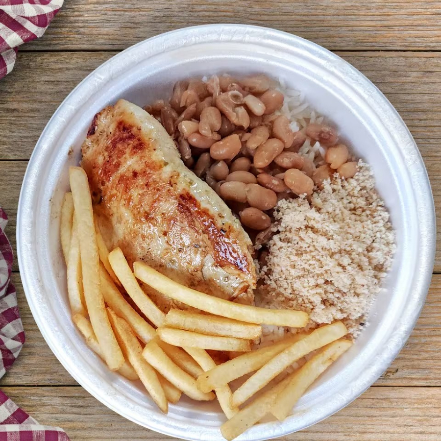 Marmitex padrão com arroz,feijão, fritas e farofa.