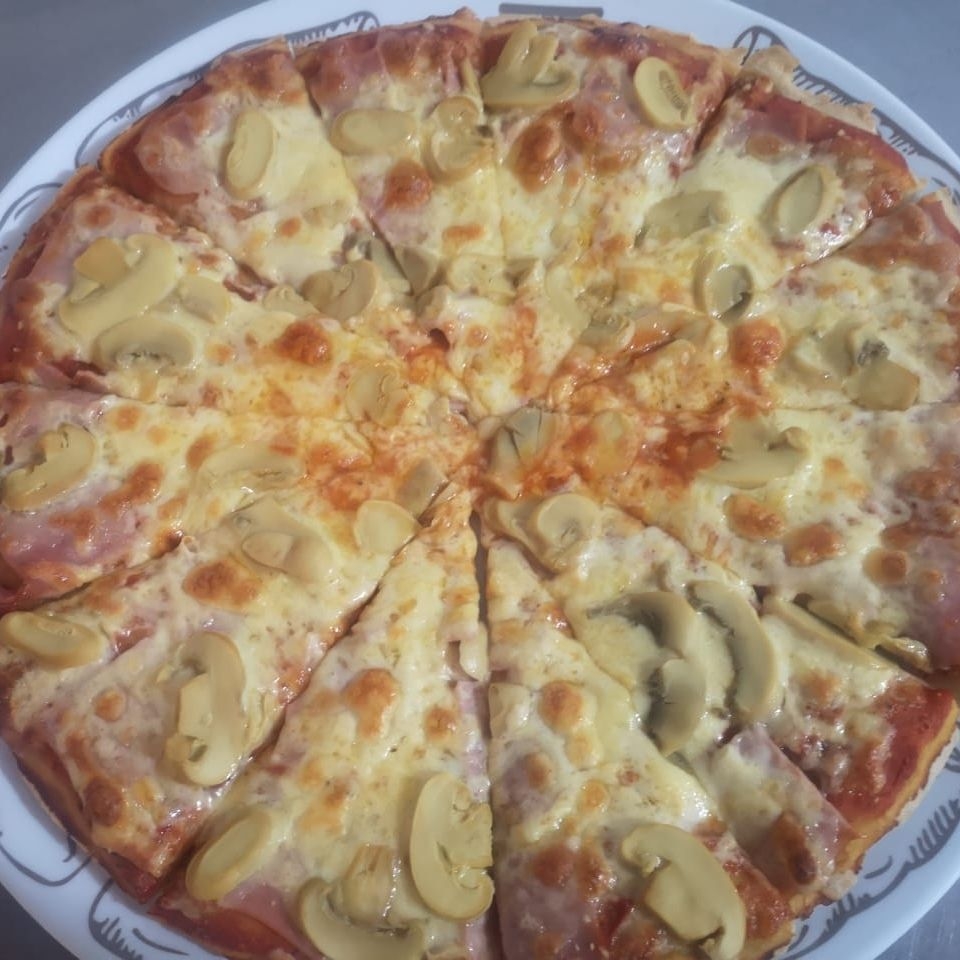 Pizza Jamón y Hongos Personal