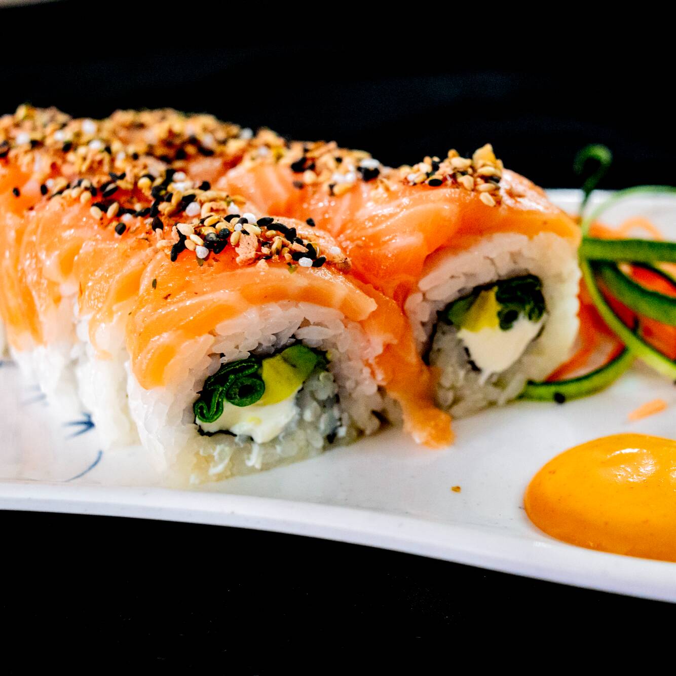 Combo-Salmón Roll+Arroz con Verduras+Jamaica