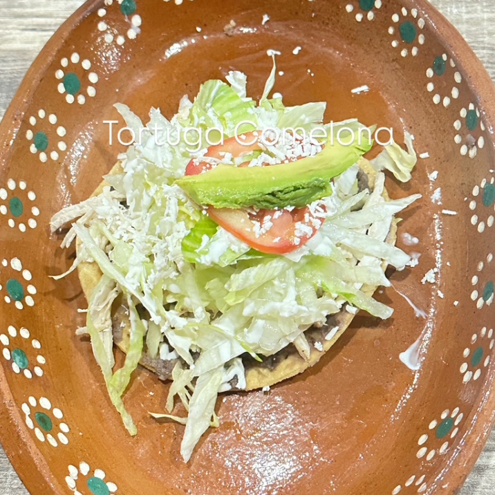 TOSTADA TINGA DE POLLO