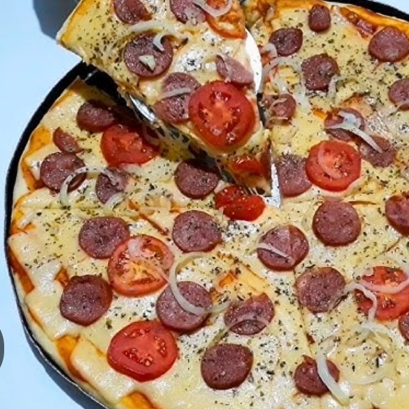 Calabresa, mussarela, tomate, cebola e orégano