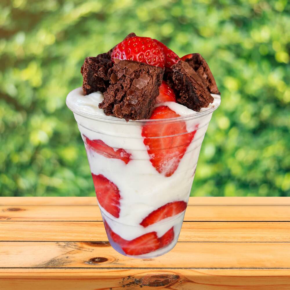 Fresas con Crema y Brownie