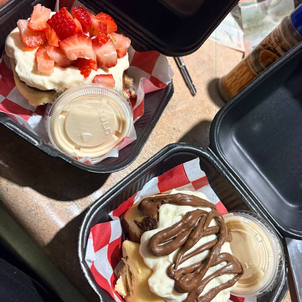 Postres & Panes Roles de Canela en 3 Leches