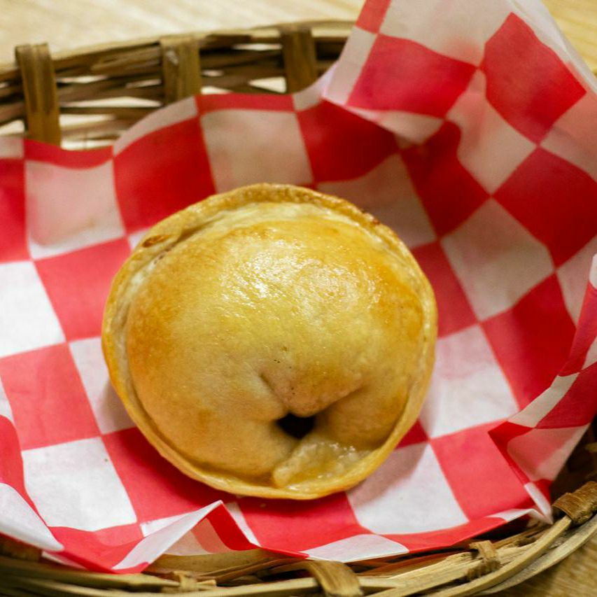 EMPANADA DE JAMON CON QUESO