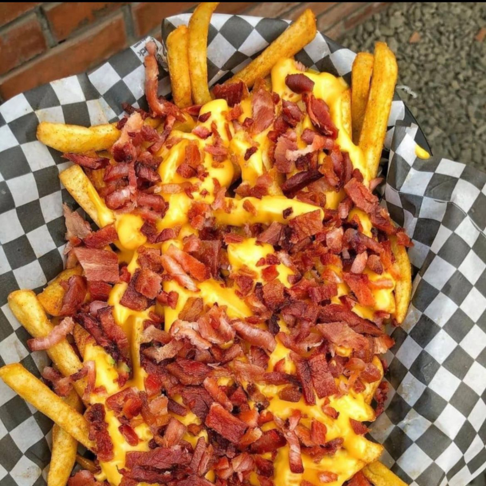 Papas con Queso y Tocino