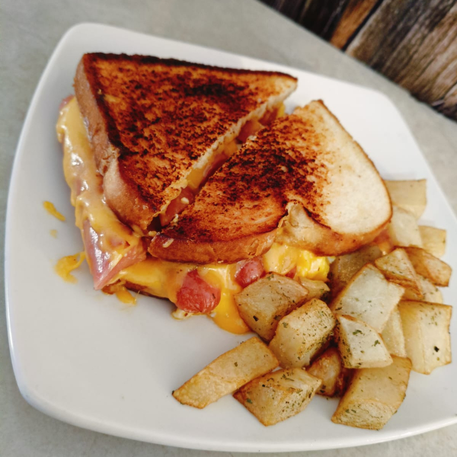 Breakfast Sandwitch Con Cafe