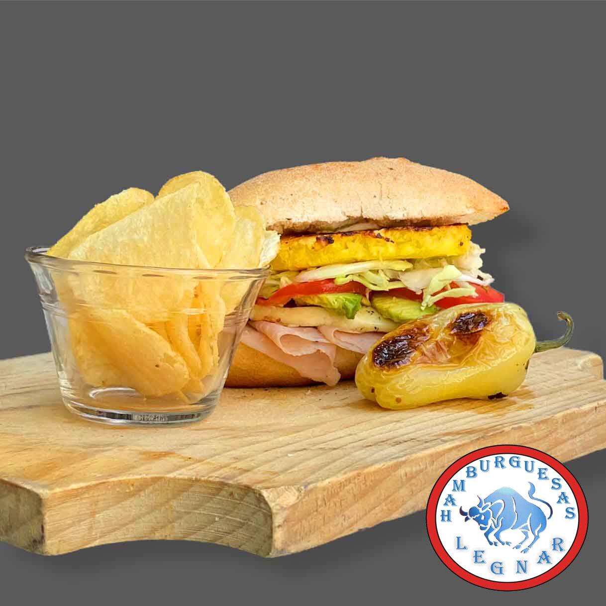 Hamburguesa con Piña y Papas