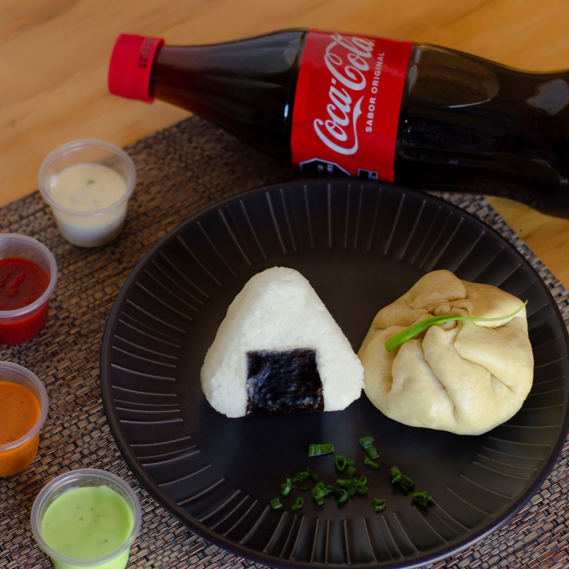 Combo Libre.🥟🍙🥤