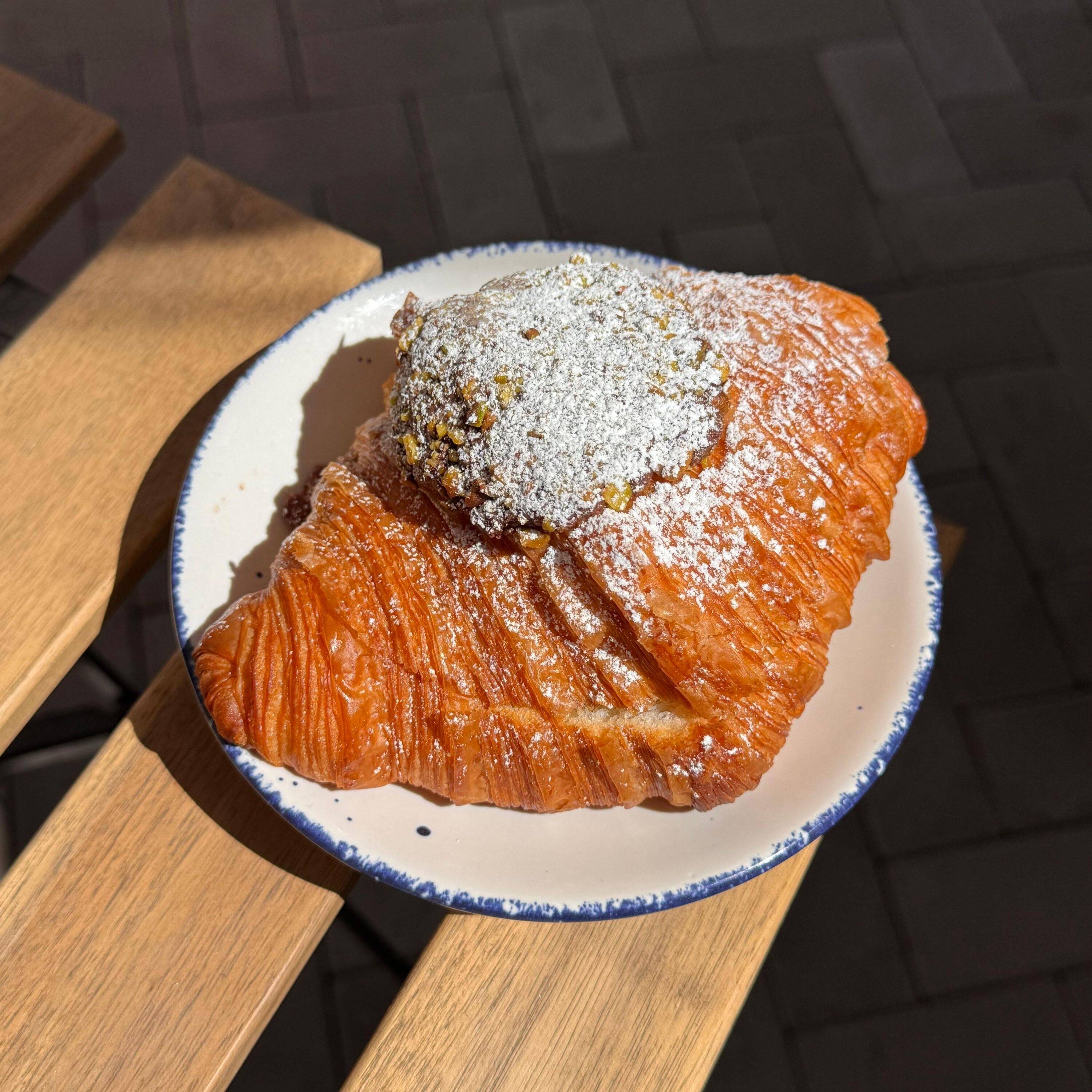 Croissant Pistache Frambuesa & Chocolate