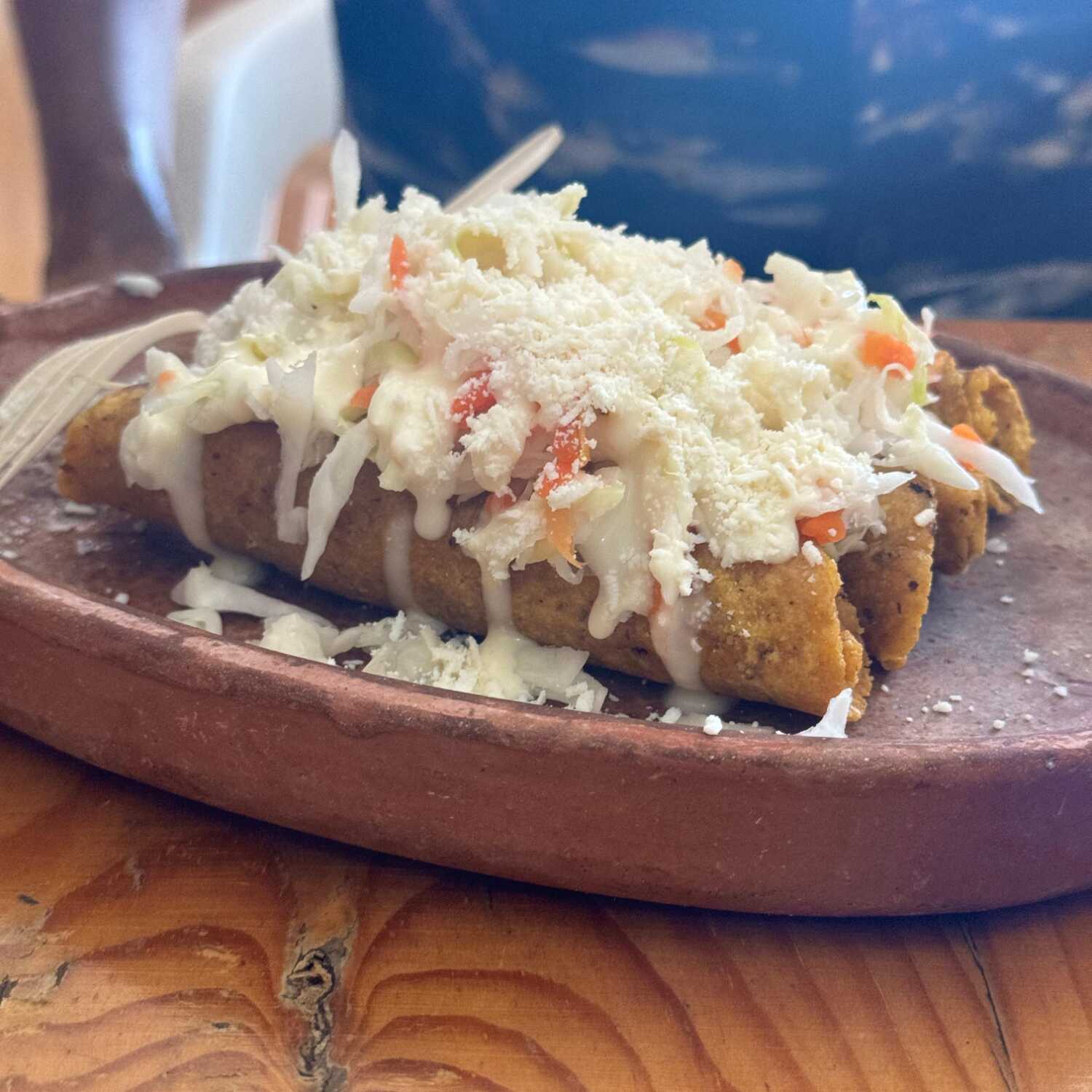 Taco dorado de frijol