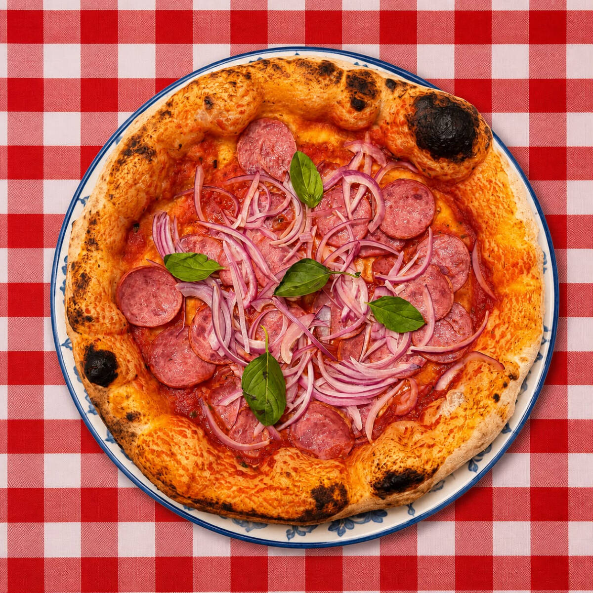 Pizza de 30cm. Molho pomodori, calabresa, cebola roxa e pimenta calabresa