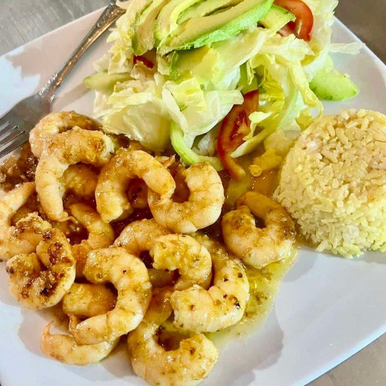 CAMARONES AL MOJO DE AJO