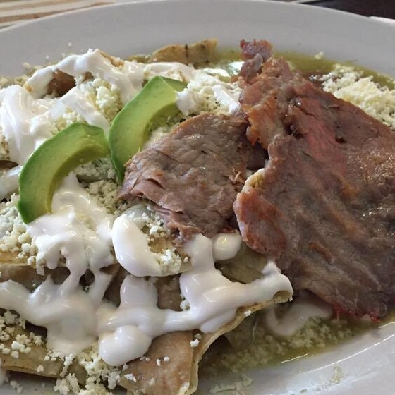 CHILAQUILES CON ASADA