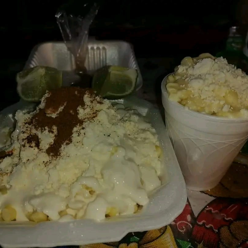 ESQUITE CON MAYONESA DE MEDIO