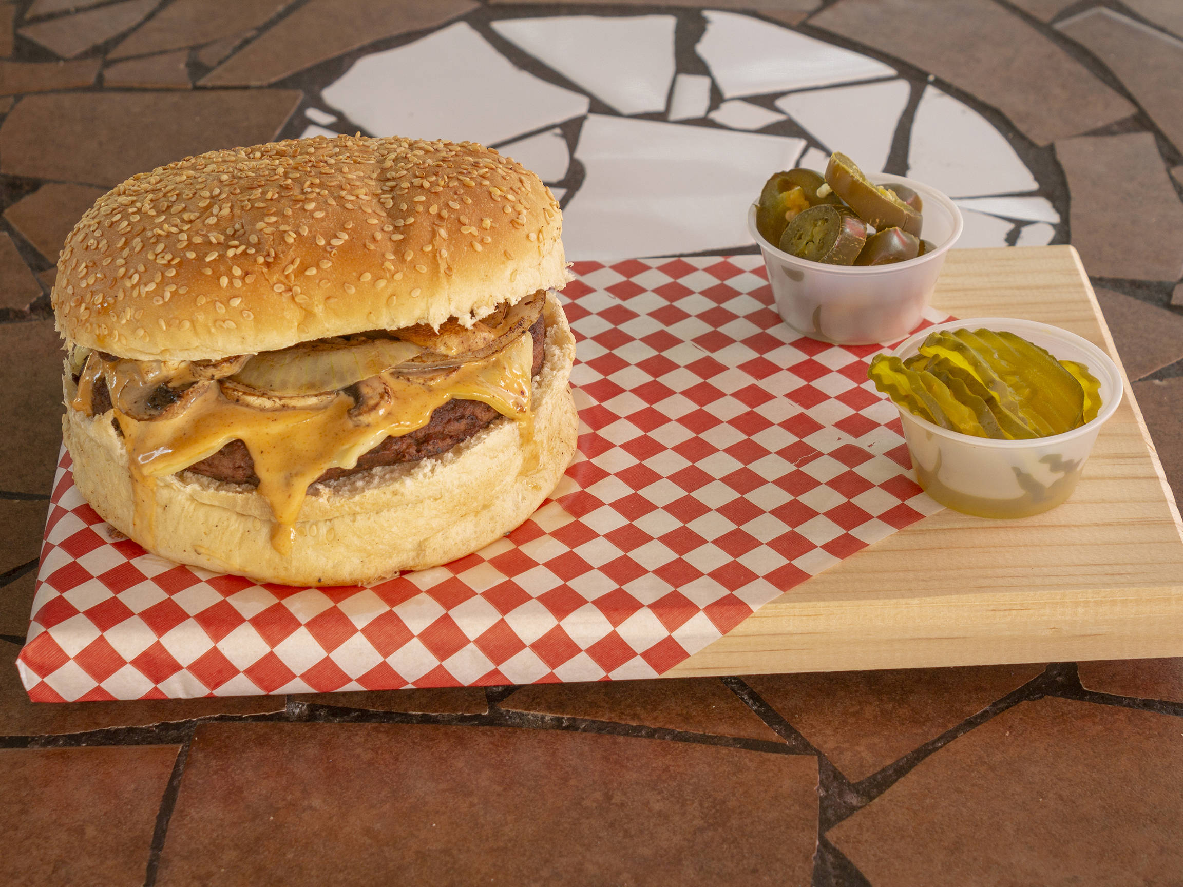 Combo Hamburguesa Cheese + papas + té Helado