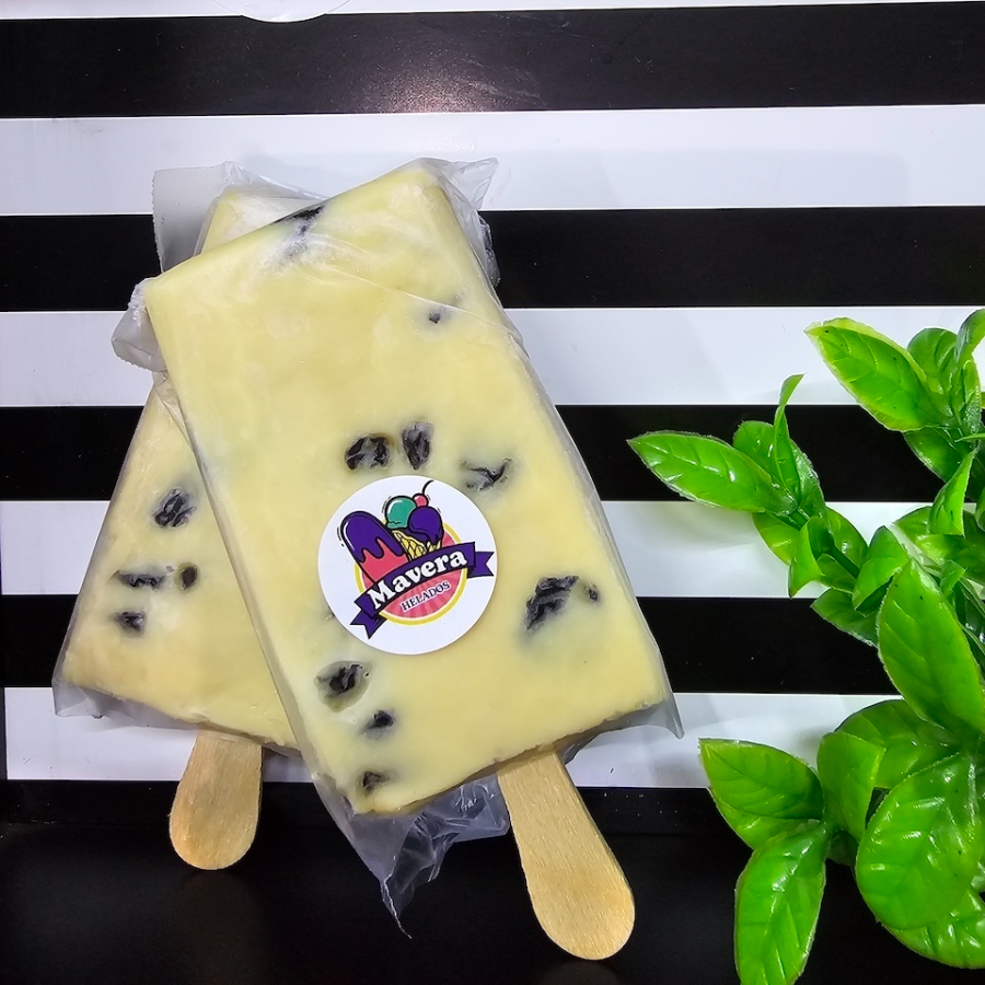 Paleta de Leche de Vainilla con Pasas