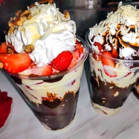 FRESAS CON CREMA GRANDE