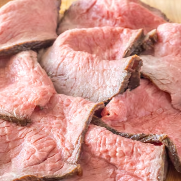 Perfeito para ocasiões especiais ou um jantar em família, o rosbife traz sofisticação à mesa!