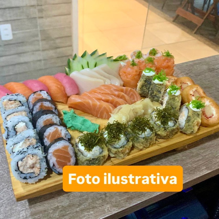 4 Sashimi Sortido; 2 Niguri Sortido; 2 Hossomaki Salmão; 2 Uramaki Salmão Grelhado; 2 Dyo Camarão