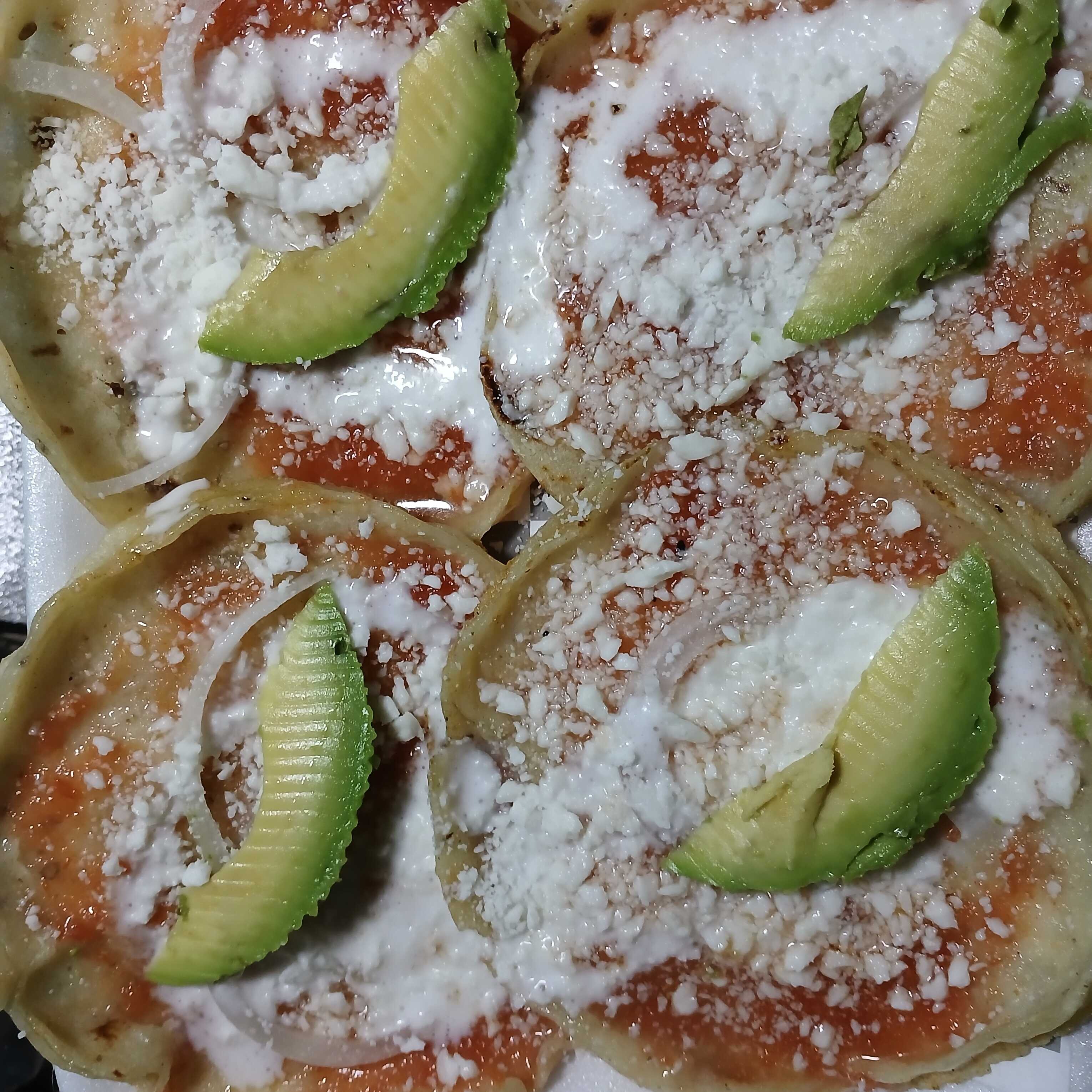 4 Picaditas de tomate con picadillo