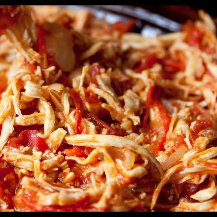 Taco Blando de Tinga de Pollo