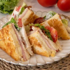 Club Sándwich con Mayonesa de Estragón