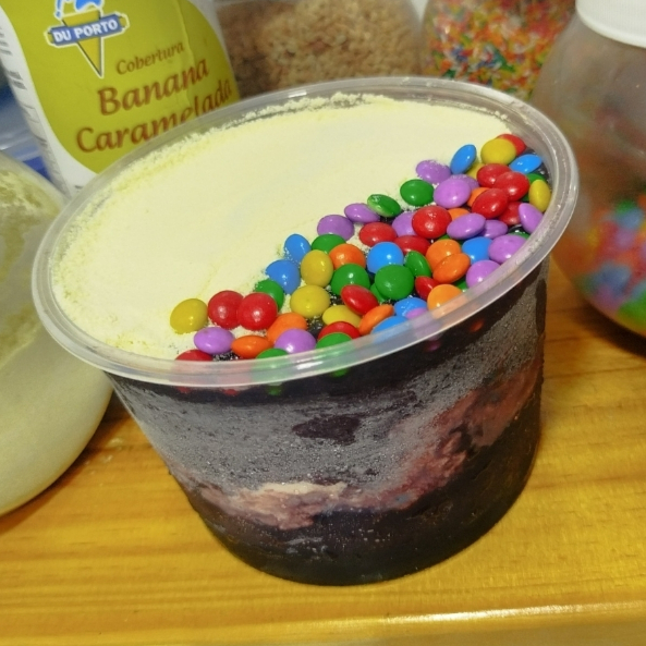 Monte cada 1 do seu Jeito! 1 açaí de 1 litro e um açaí de 400ml com complementos que você preferir.
