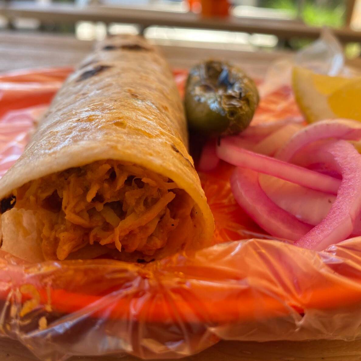 Taco de Pechuga con Chipotle y Crema