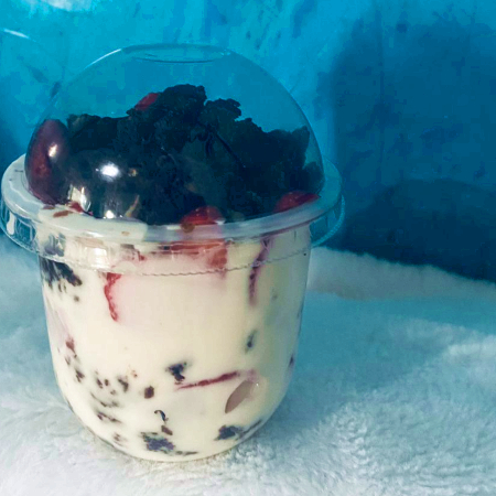 Fresas con Crema Gourmet con Brownie