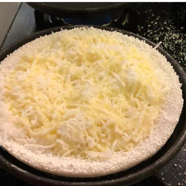 Coco em flocos e leite condensado.22cm