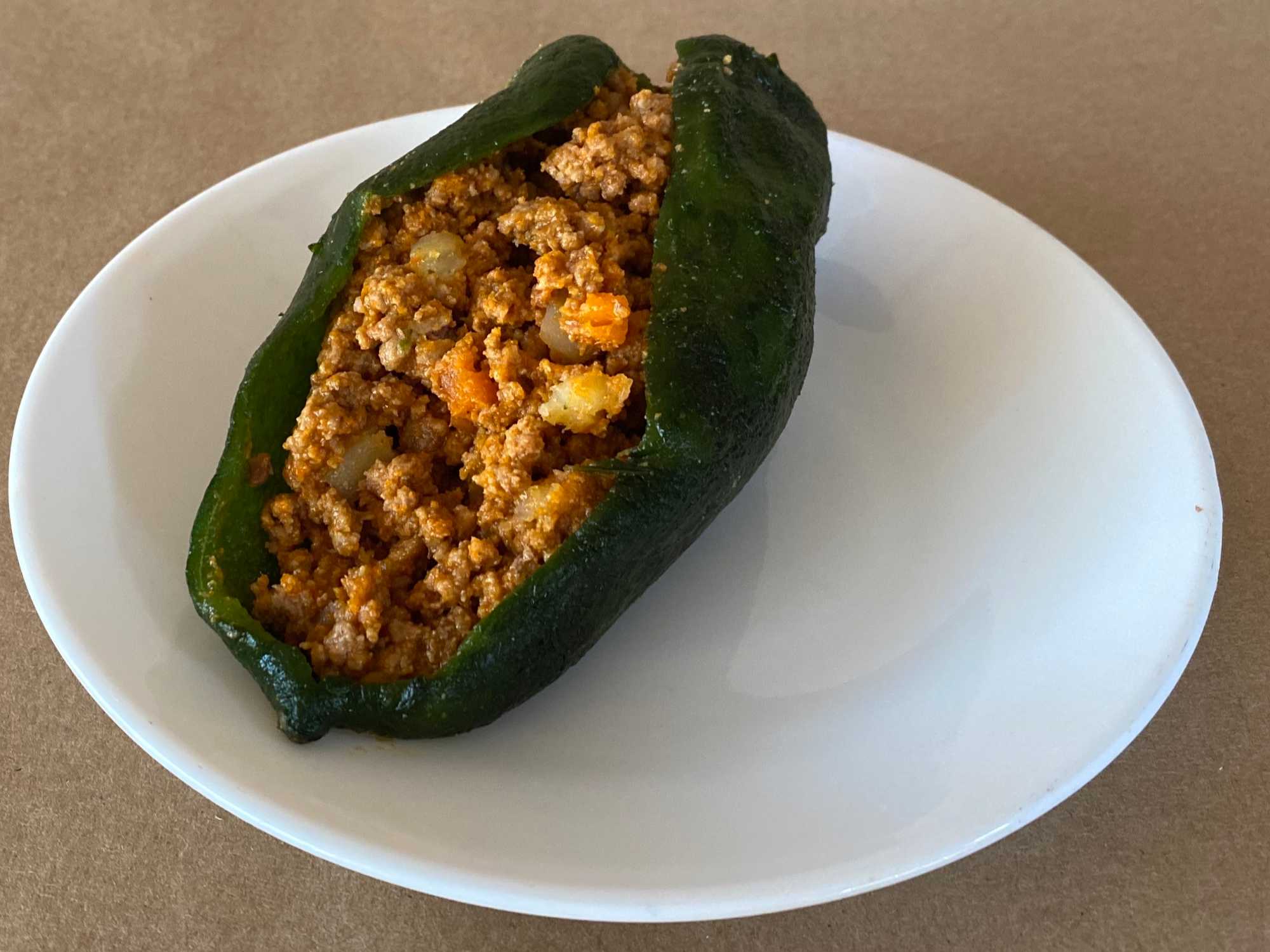 Chile Relleno de Carne Sin Lamprear Pz.