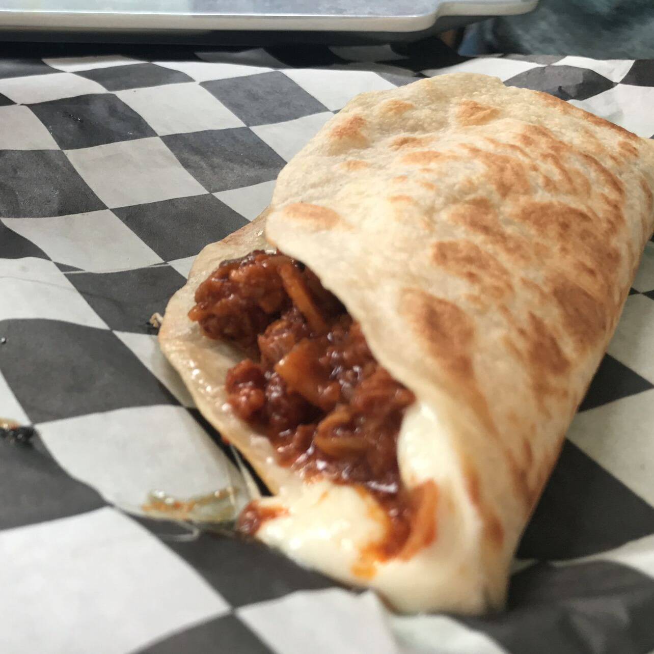 Quesadilla de Harina Grande con Guisos