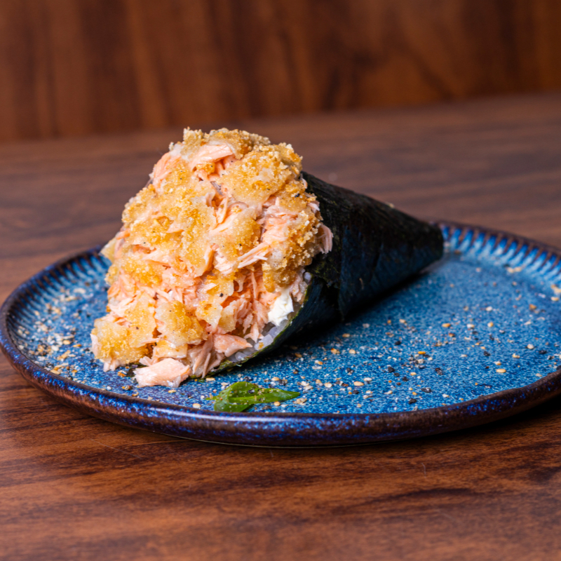 Camarão empanado com cream cheese.