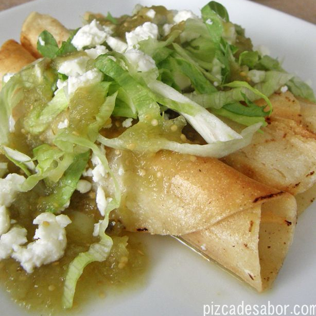 Taco Dorado De Papa Y Carne